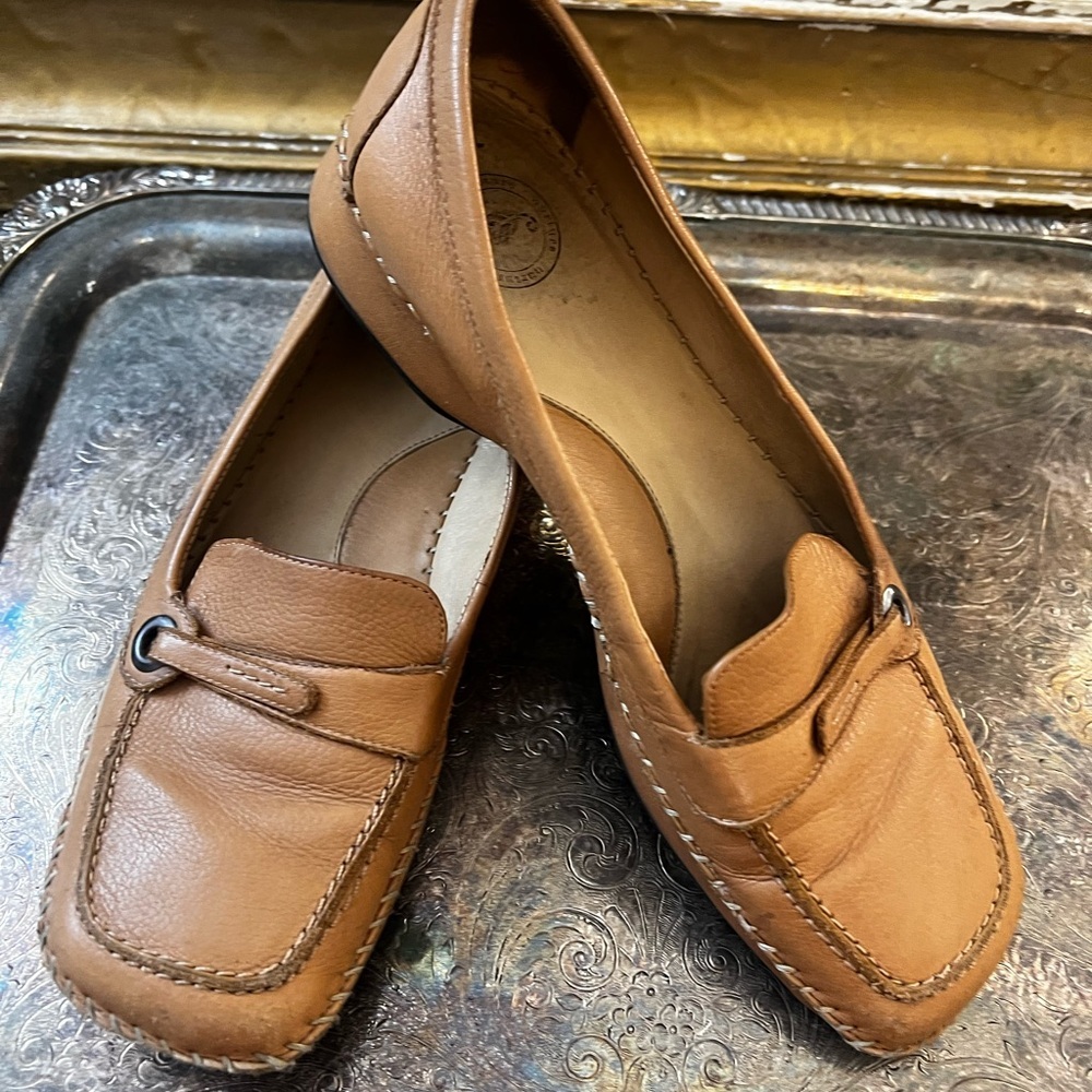 Nurture by Lamaze Tan Leather Loafers